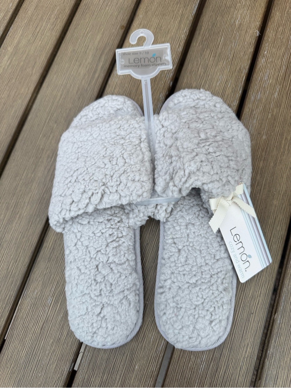 Lemon Cozy & Warm Memory Foam Sherpa Slippers Gray Size Large 9/10 NWT